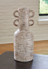 Hoover Furniture Outlet - Ashley Furniture - Wellbridge Vase - Vase - A2000609